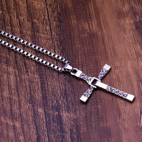 Collier pendentif croix crucifix de Fast and Furious Vin Diesel 52 cm